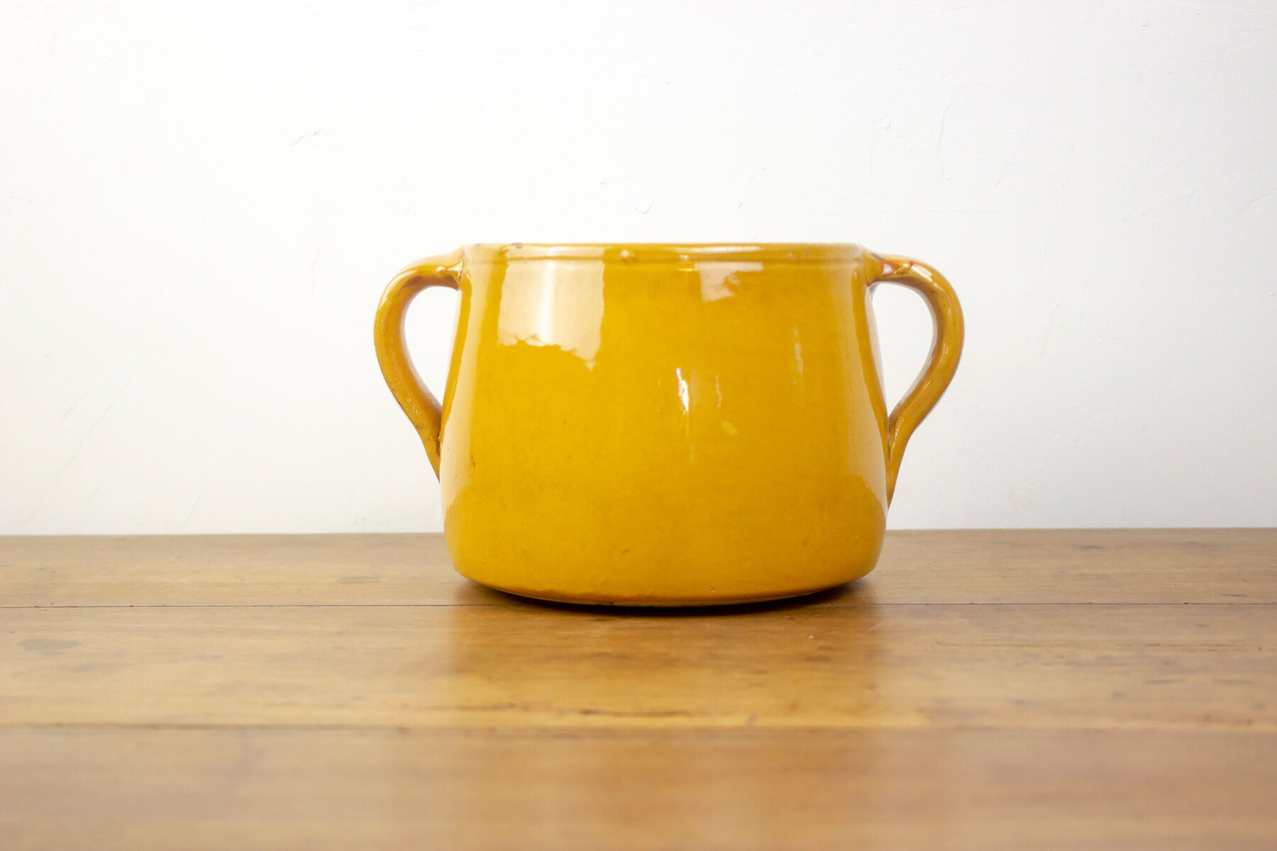 Yellow ochre pot with double handles