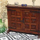 Shallow buffet in solid oak in Tuscan style.