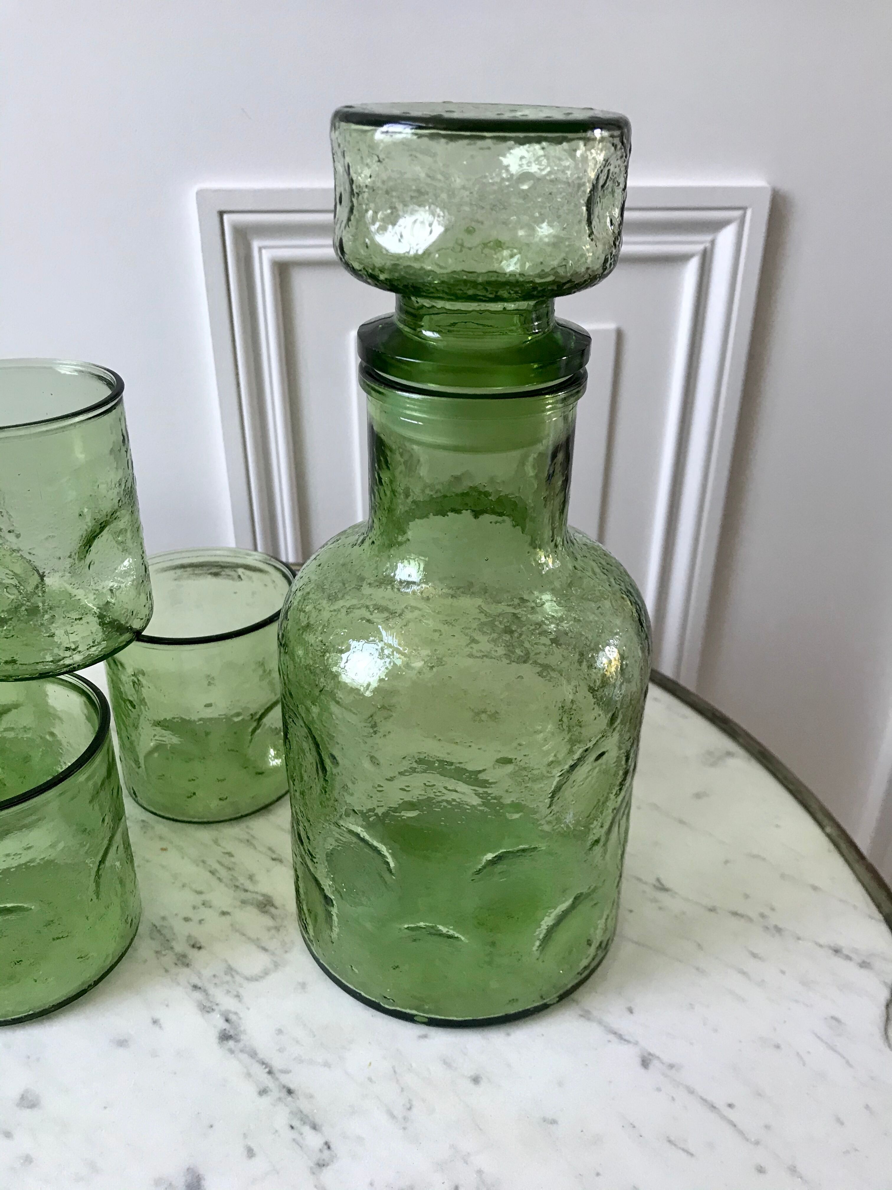 Set of decanter and 9 green glasses in bubbled glass 70s