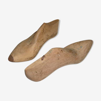 Paire d'embauchoirs forme à chaussure en bois T.37/39