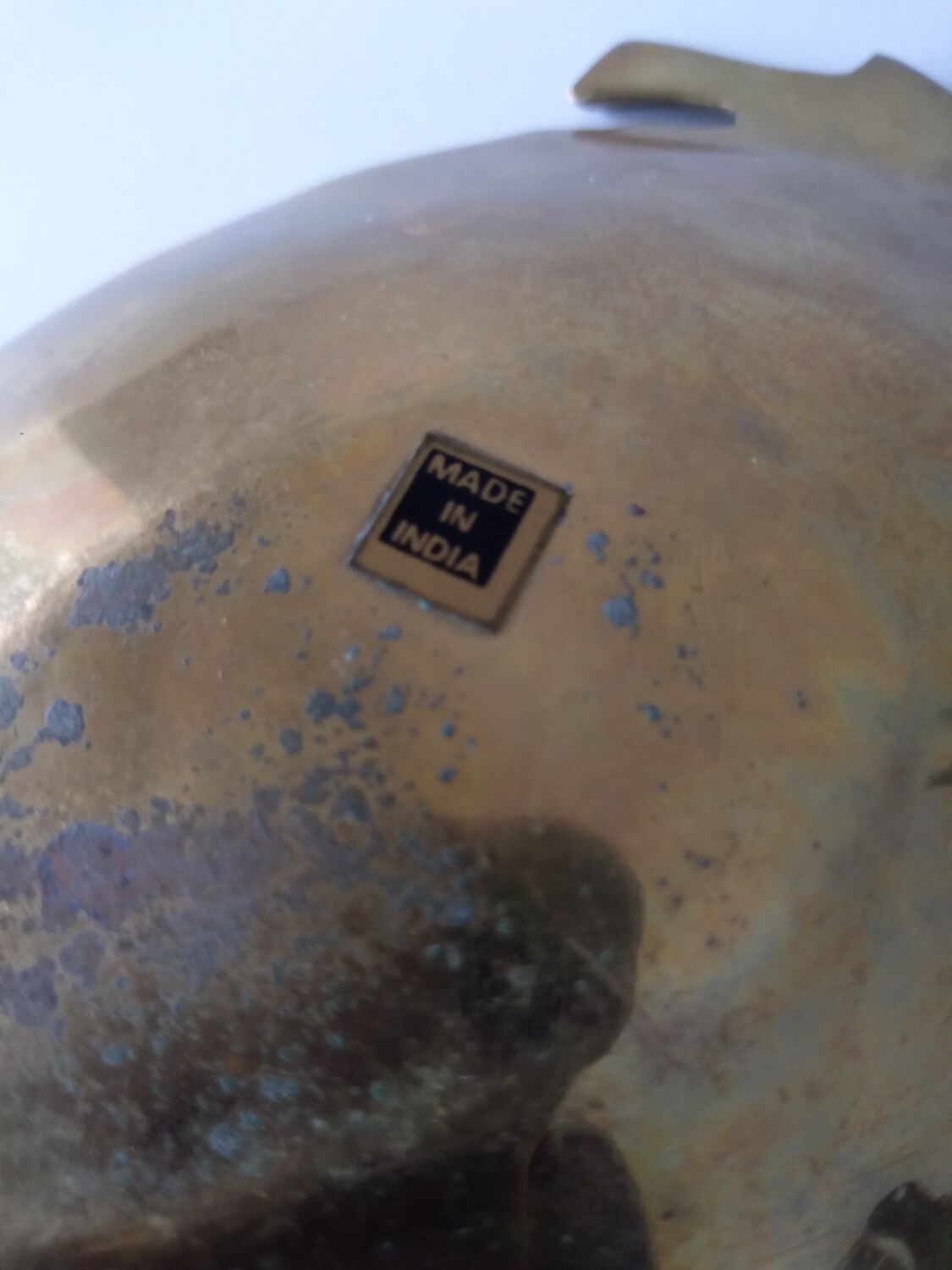 Empty pocket pineapple enamelled brass