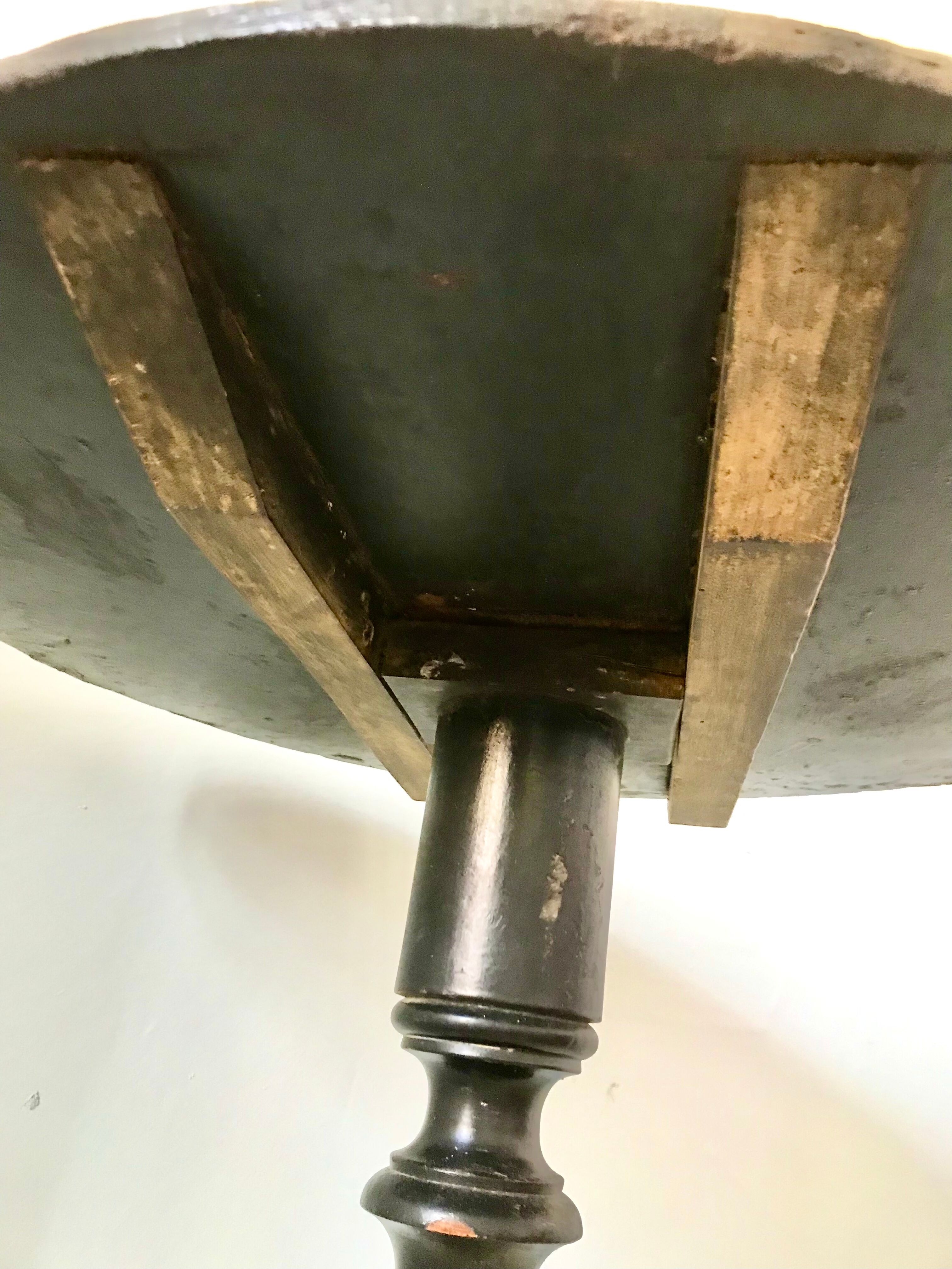 Napoleon III pedestal table