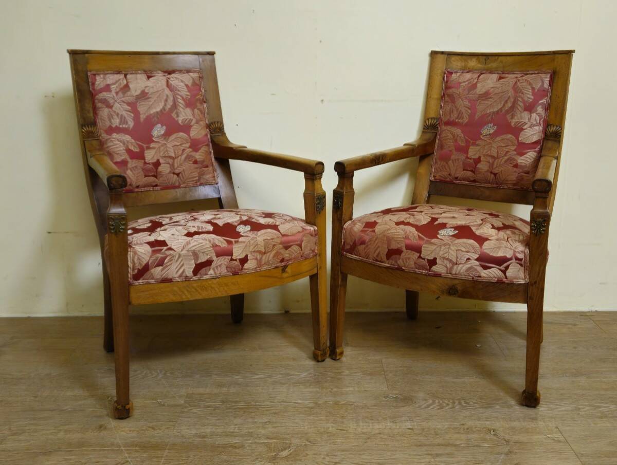 Paire de fauteuils anciens en noyer – époque Empire, Restauration