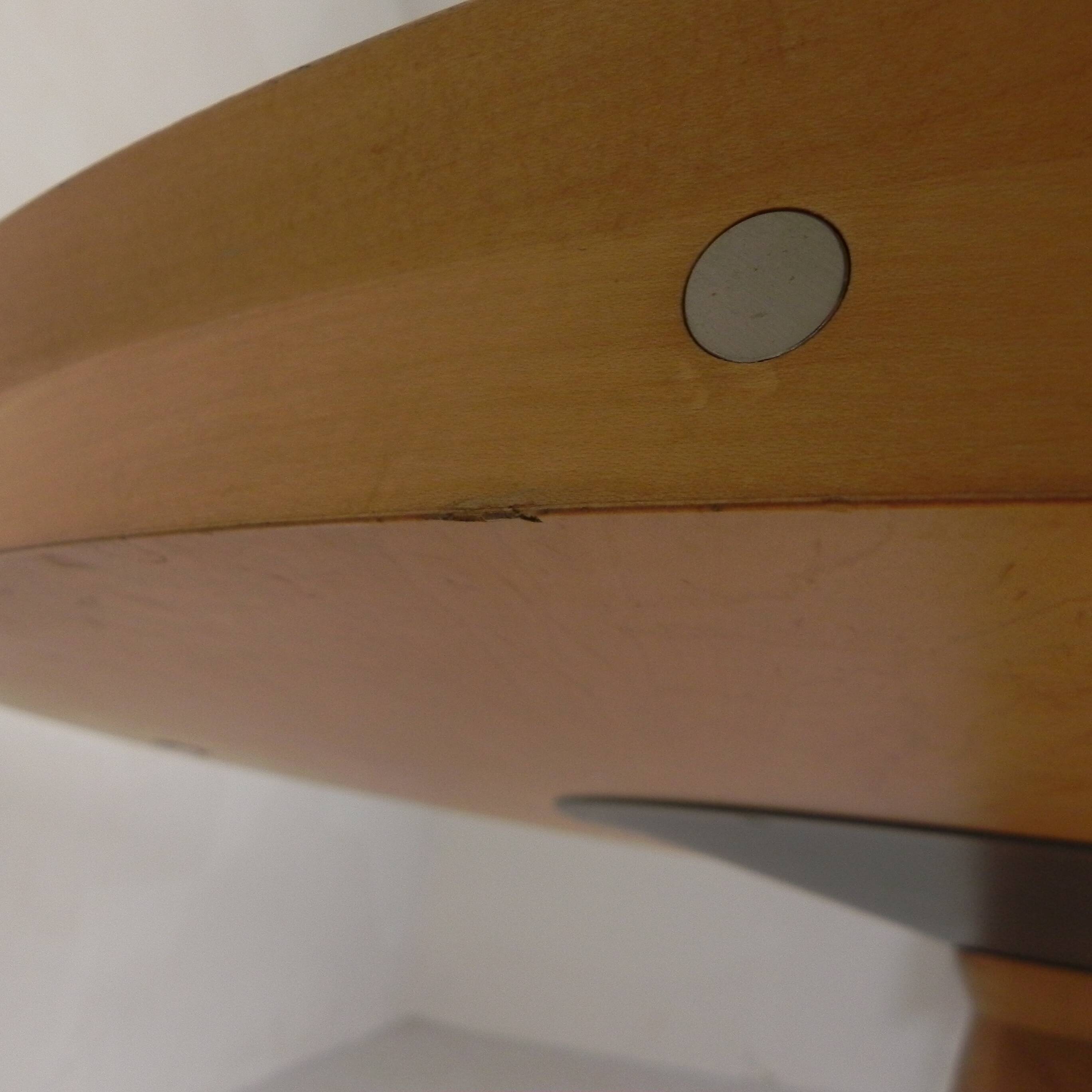 Dining table Isa by Chi Wing Lo for Giorgetti, 130 cm, 1990s
