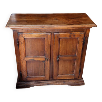 Rare petit buffet en noyer fin xviie début xviiie siècle