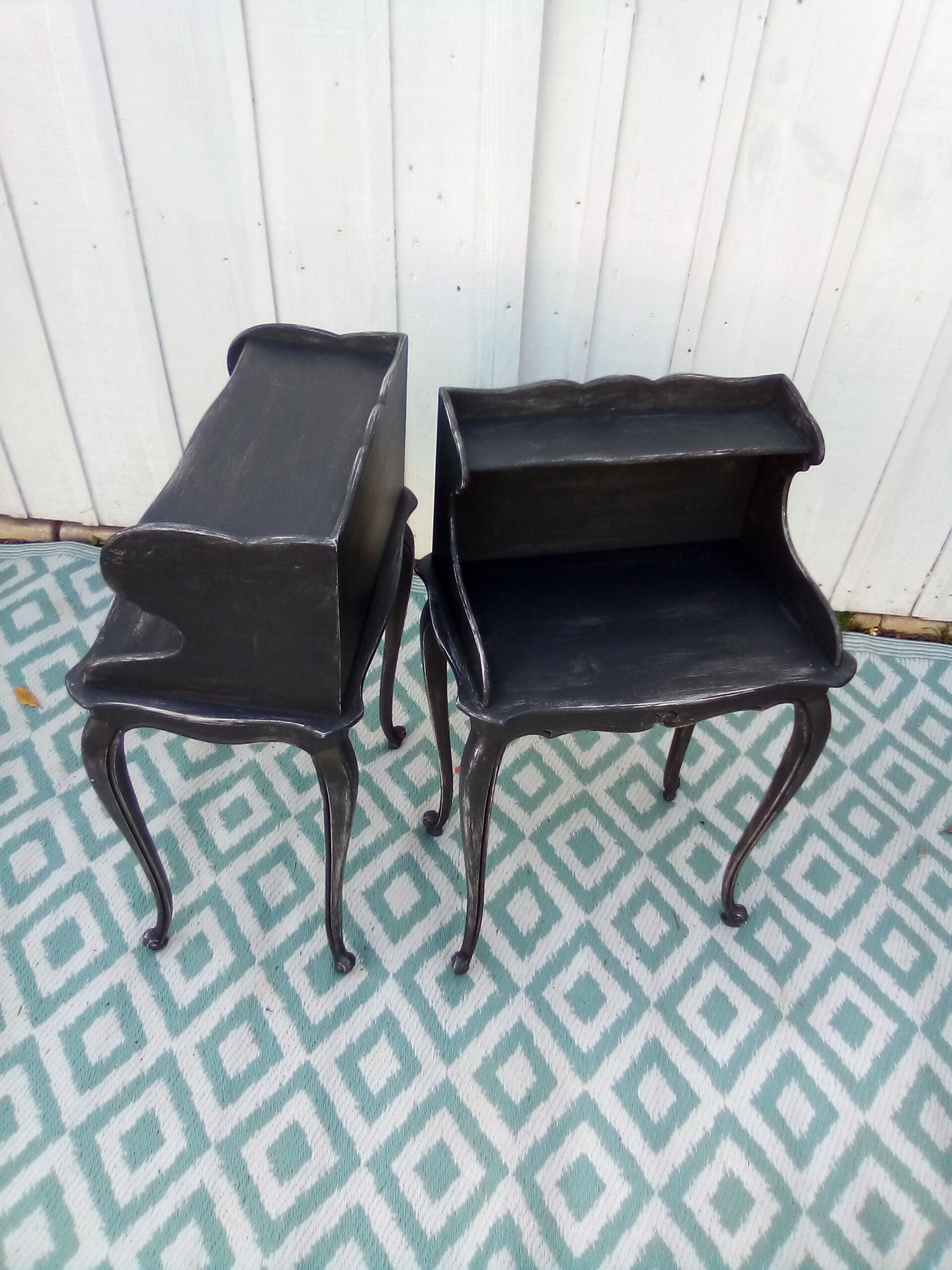 Paire de tables de chevet