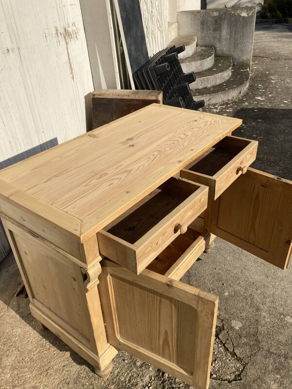Buffet en pin 1940