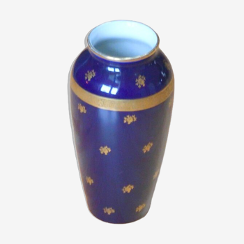 Old blue vase