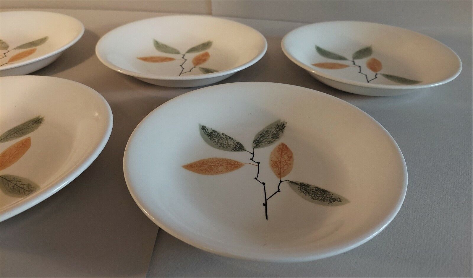 Assiettes creuses vintage grès signées Longchamp