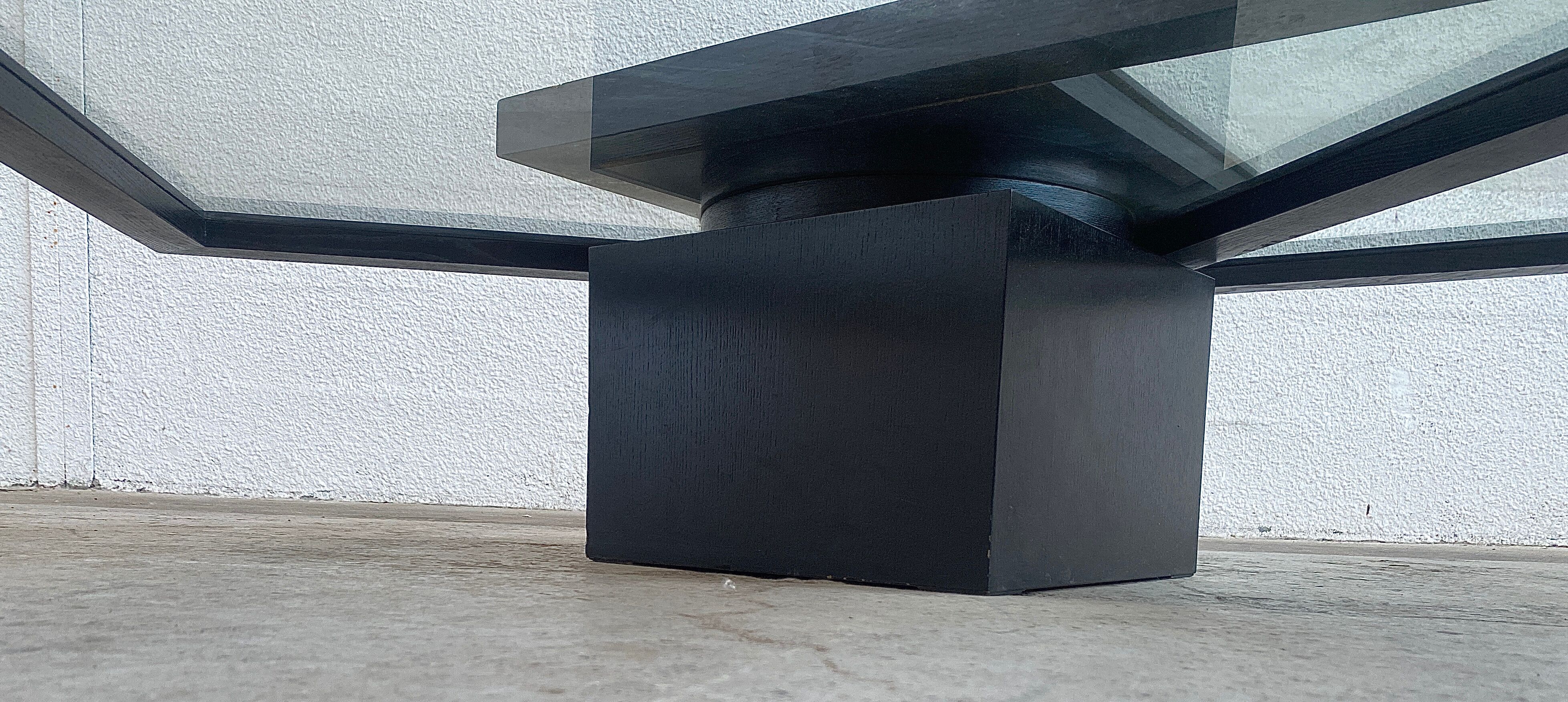 Coffee table with rotating top