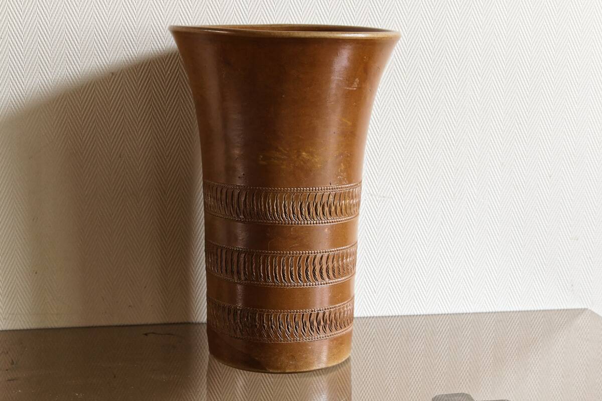 Large sandstone vase of Beauvaisis