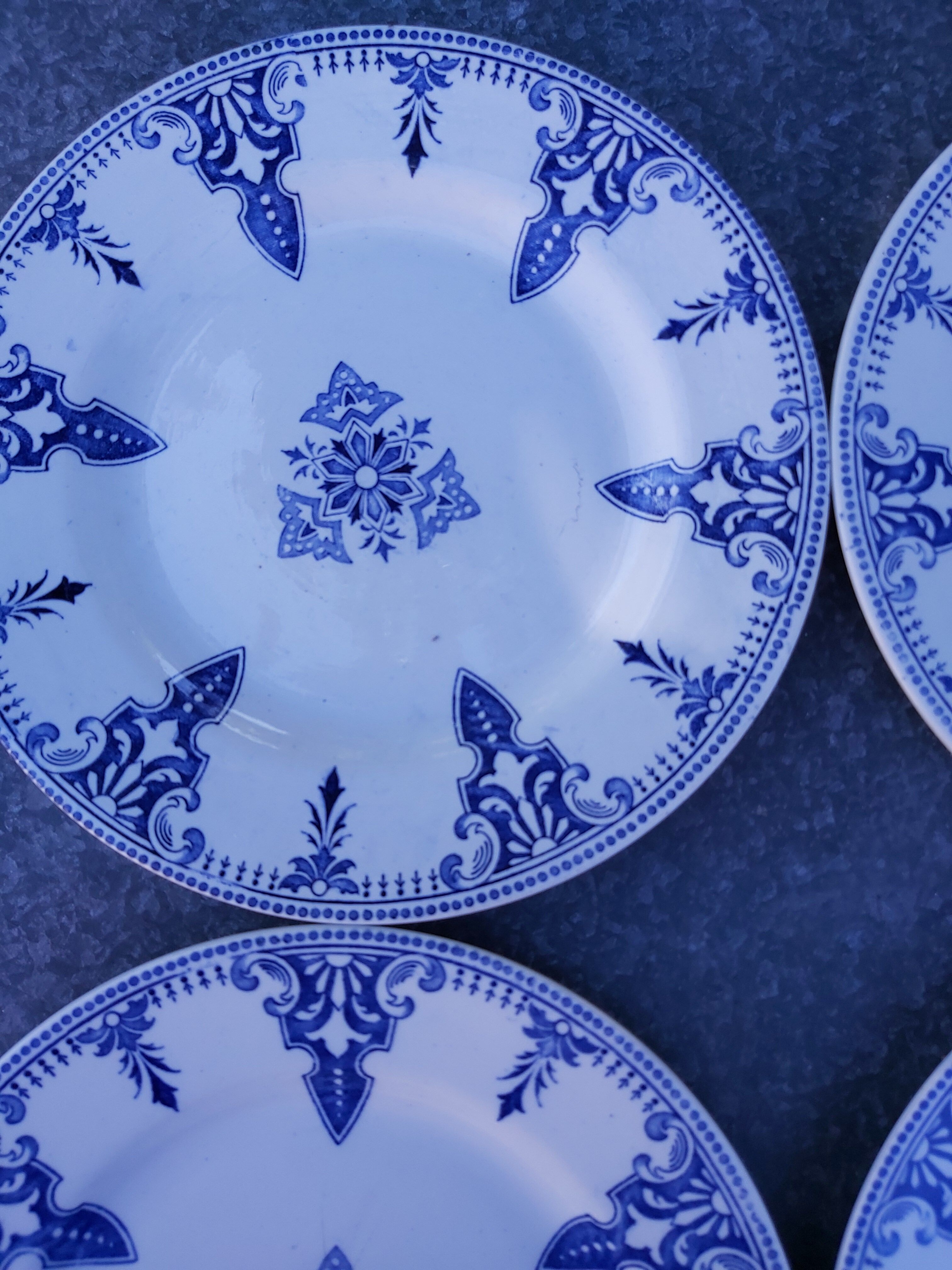 4 plates Lunéville model Petersburg