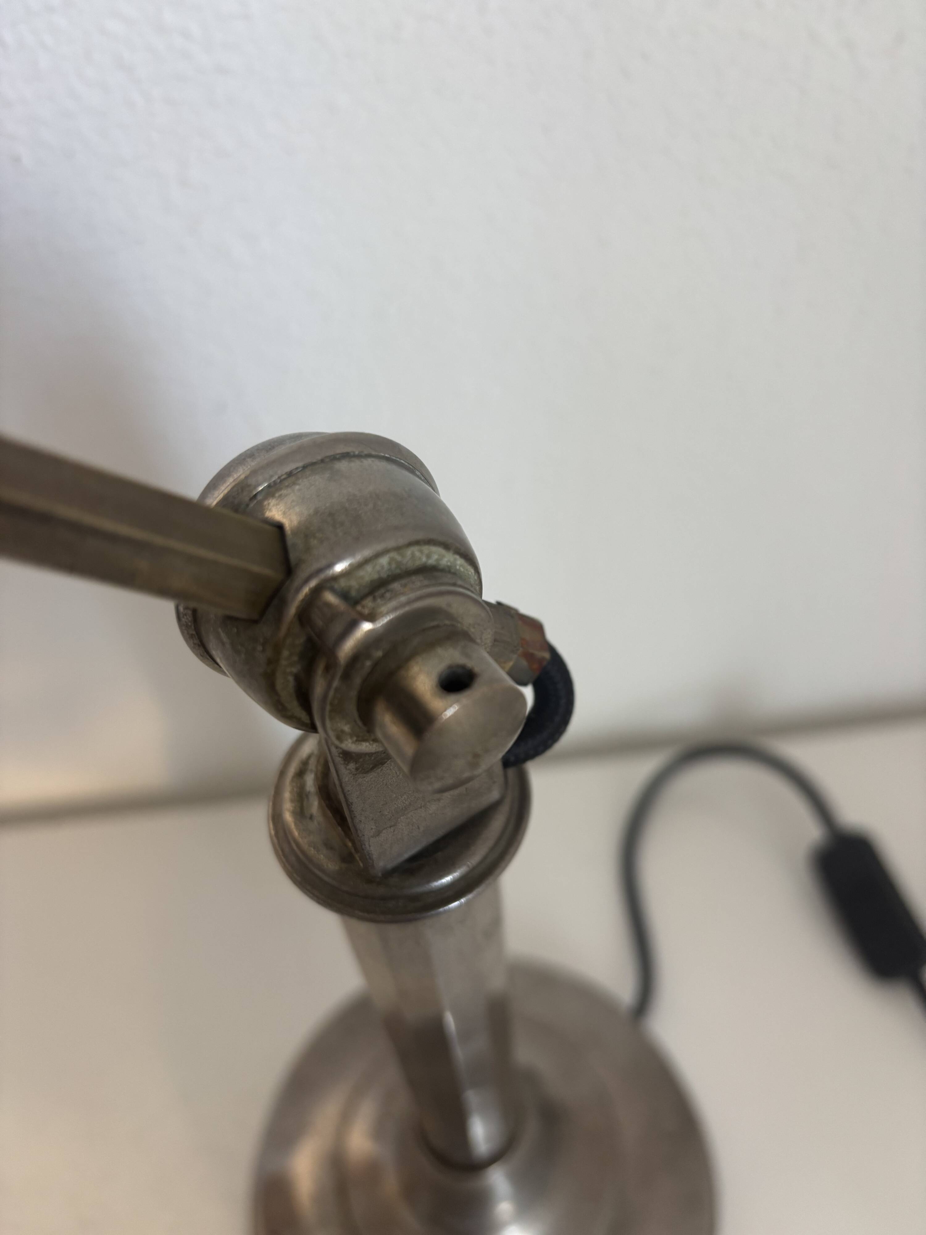 Lampe vintage 1930 Pirouett Art Déco opaline noire - 45 cm