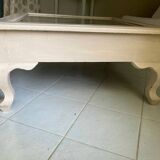 Showcase coffee table
