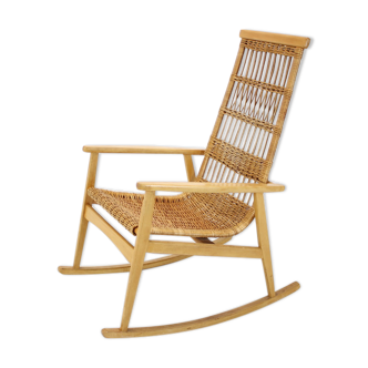 Rocking-chair en rotin du milieu du siècle, années 1960