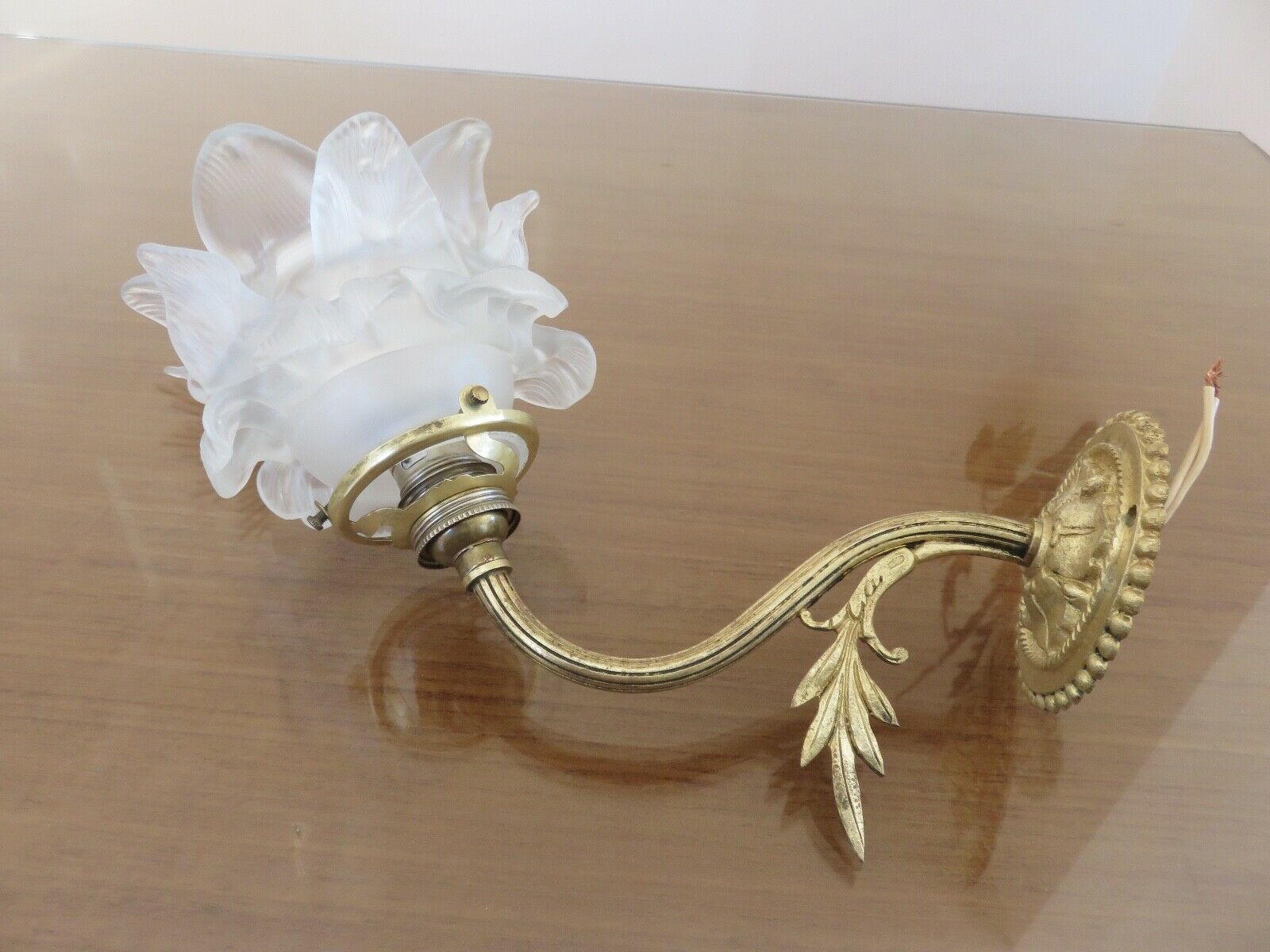 Art Deco wall lamp in bronze and tulip in the shape of pink 30s 40s