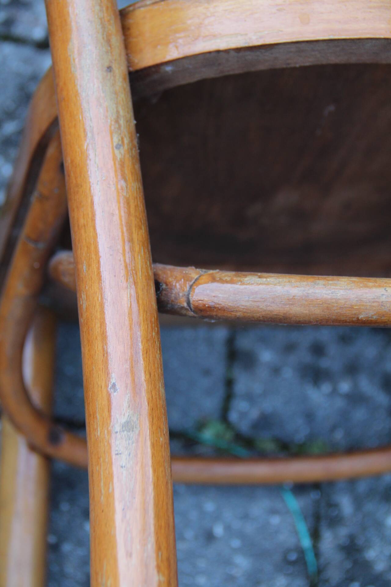 4 chaises bistro aux assises sérigraphiées