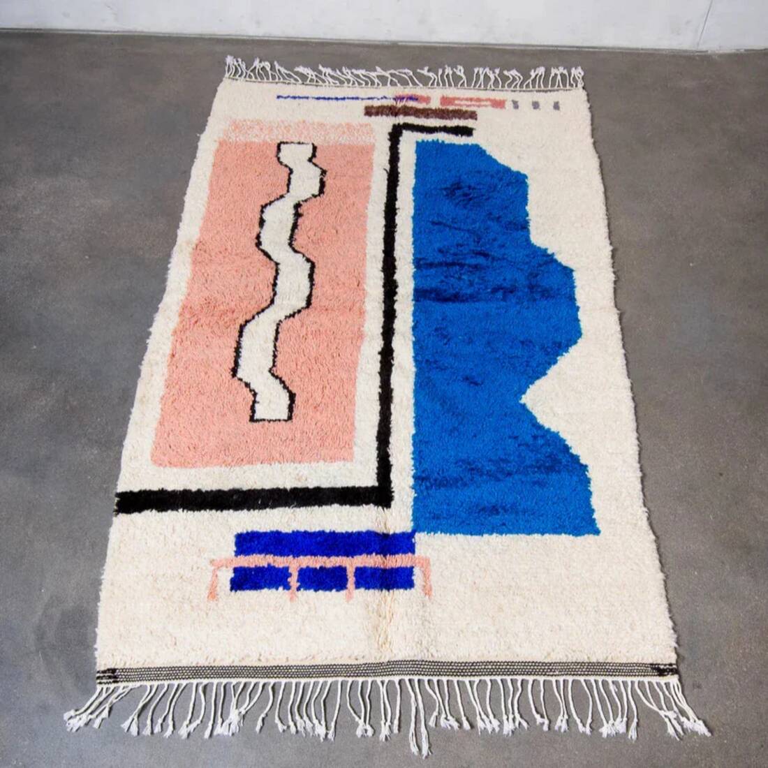 Traditional handmade Berber rug 250cmx150cm