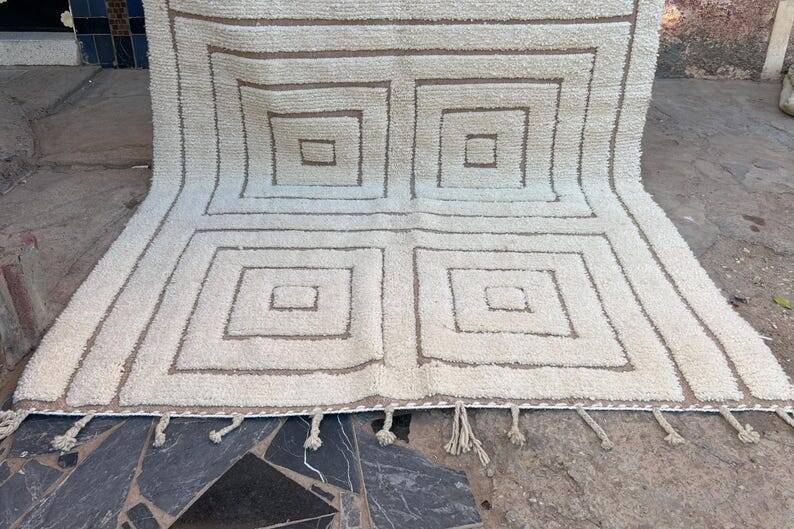Handmade Moroccan rug, authentic Berber rug, 150/250 cm.