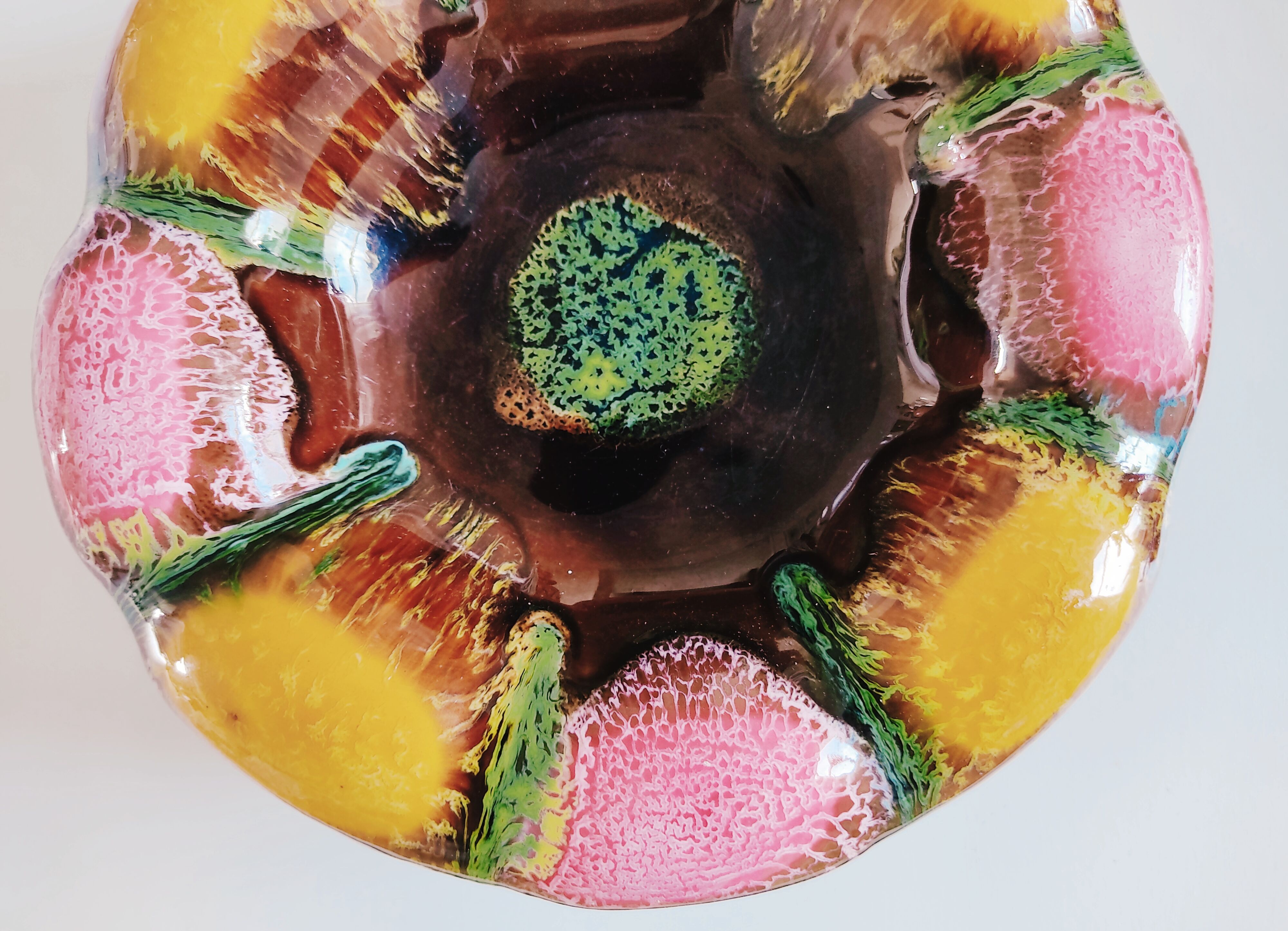 Vallauris empty colorful pocket