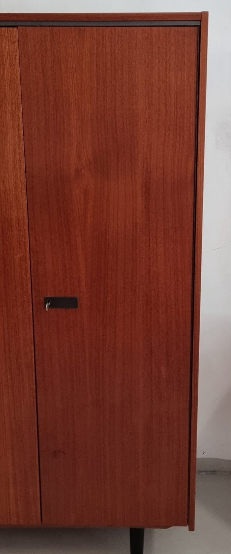 Armoire du milieu du siècle