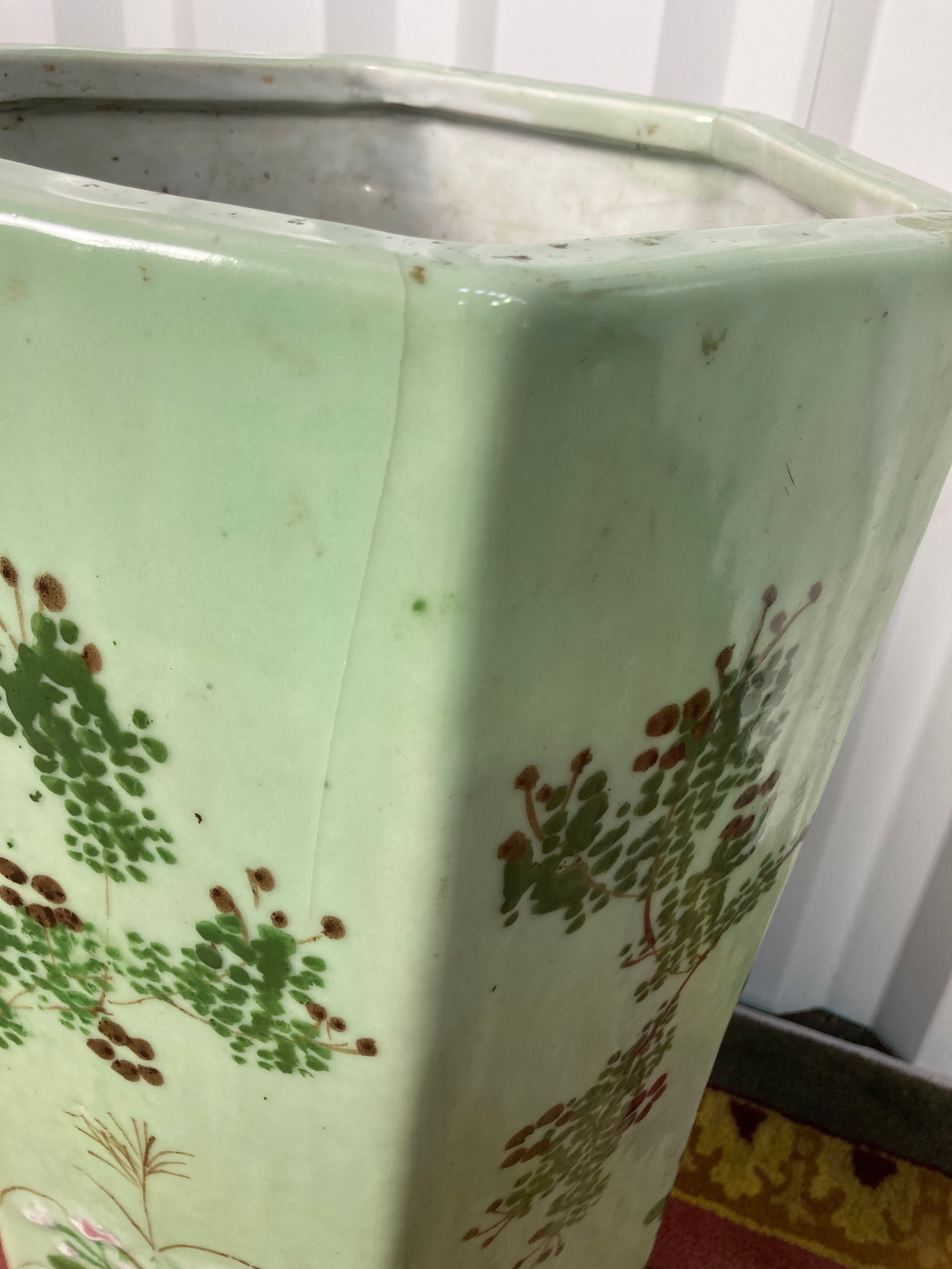 Chinese umbrella holder