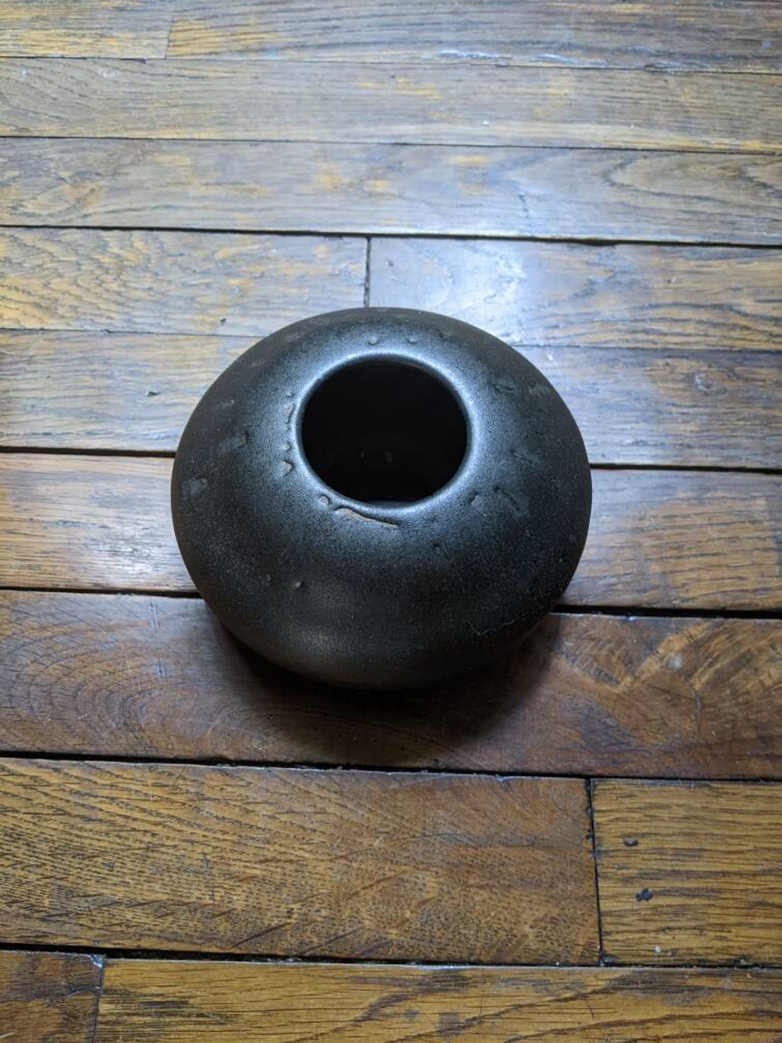 handmade ceramic vase japandi design wabi-sabi slow decoration