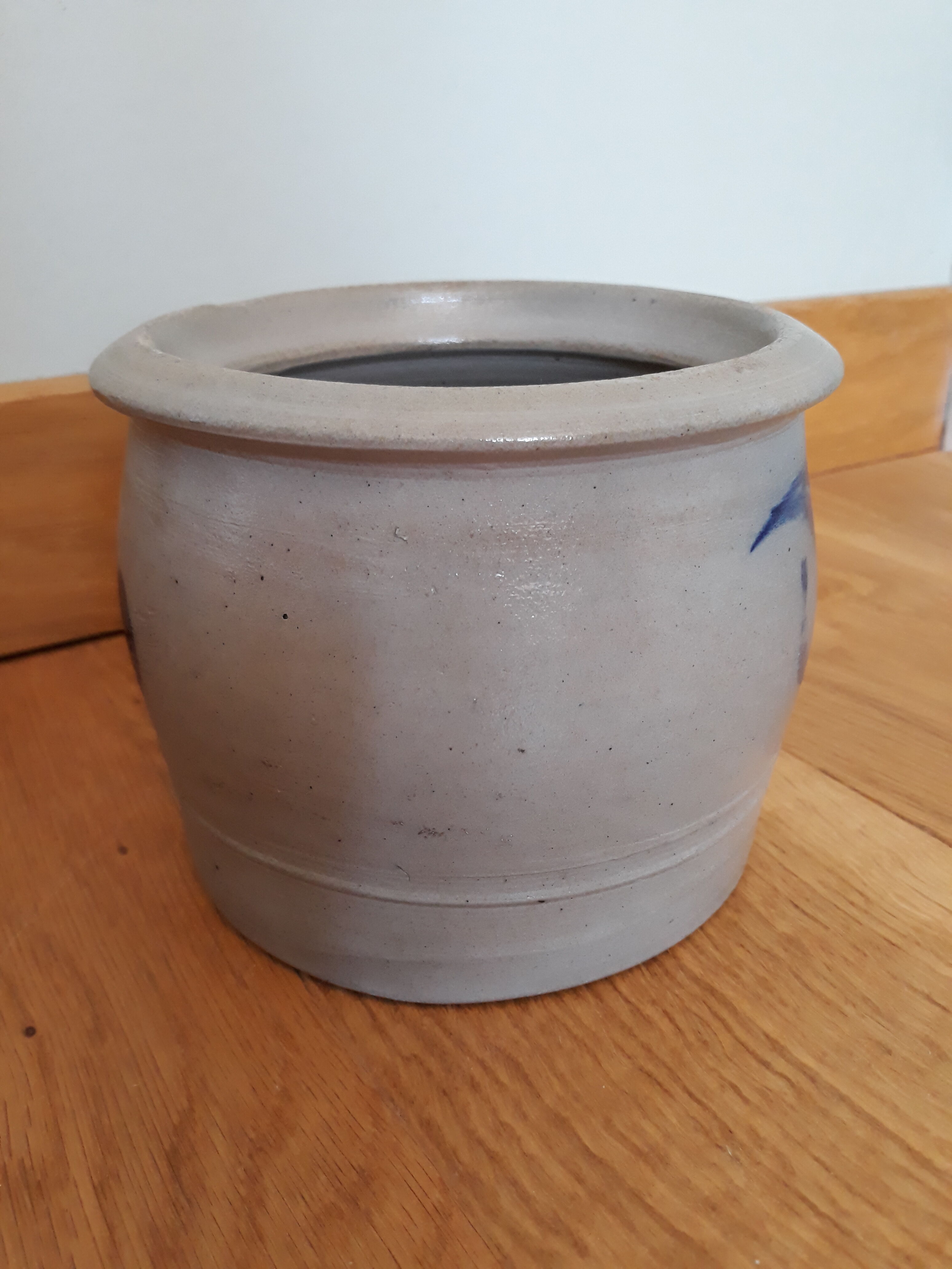 Pot in grey and blue Alsace sandstone
