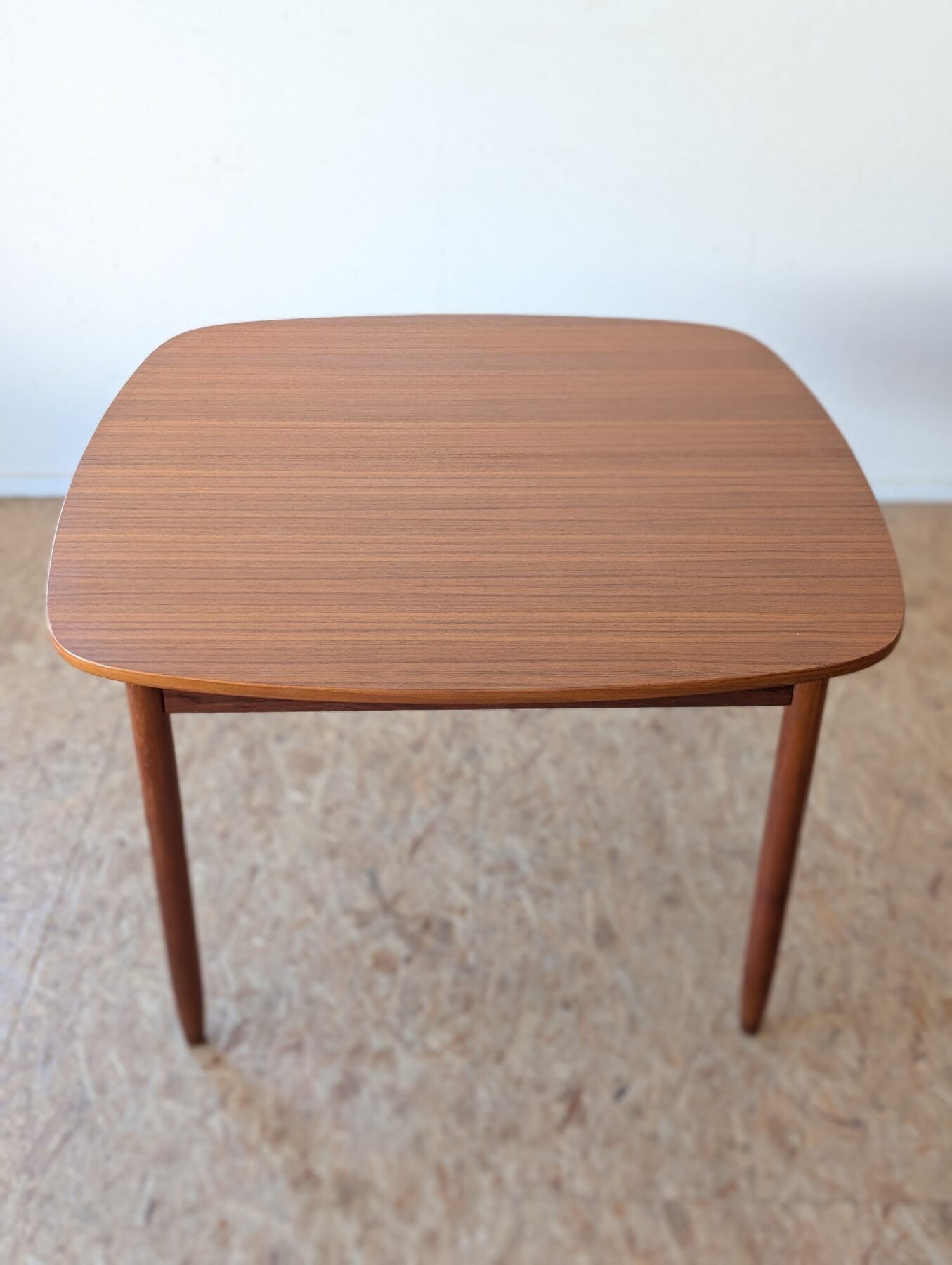 Table carrée teck scandinave extensible années 60