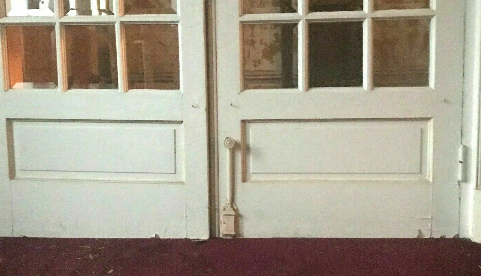 Double separation doors 20th century bevelled tiles