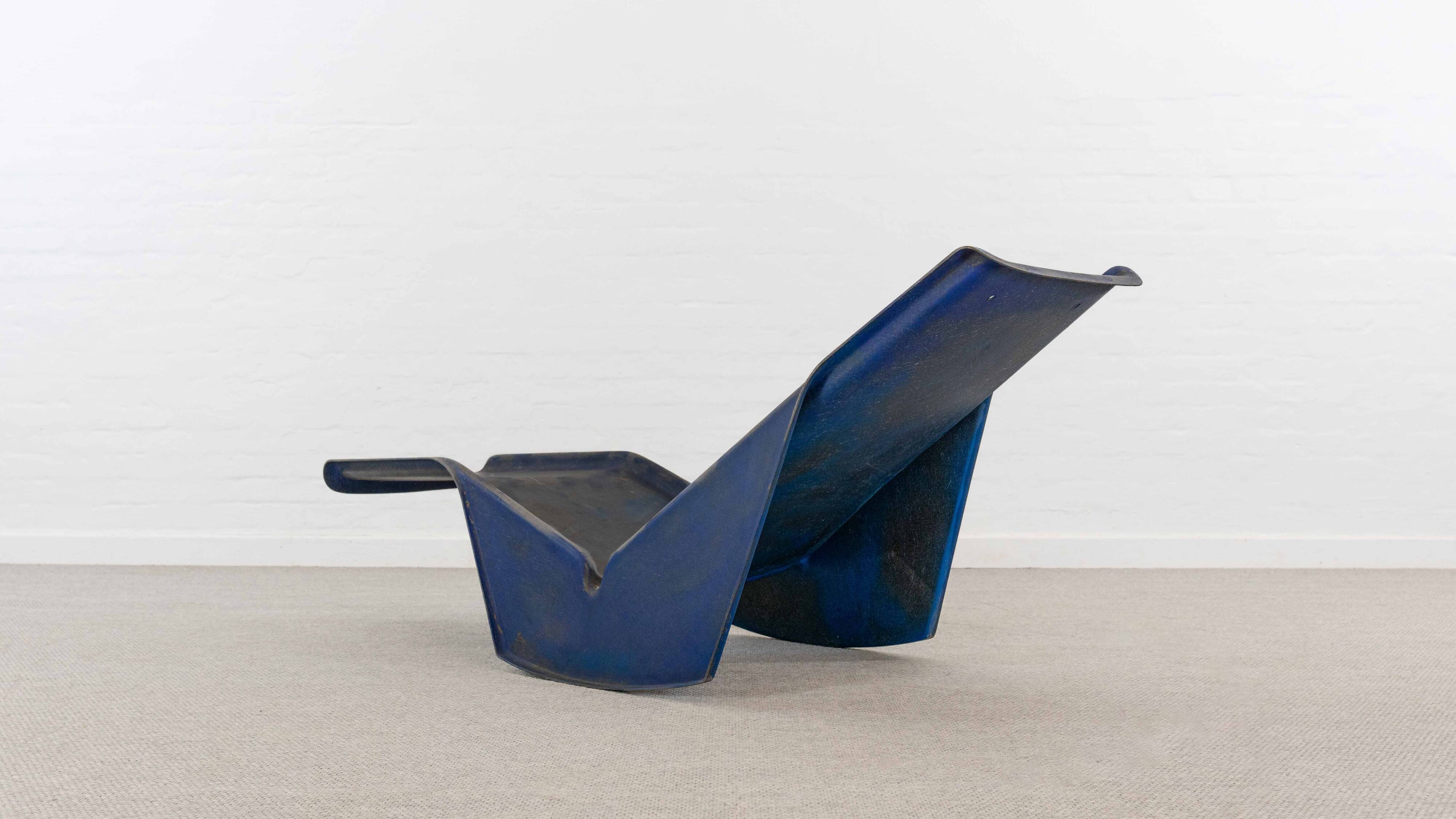 Model “serpentina”, designed in 1976 by burkhard vogtherr for rosenthal einrichtungen.