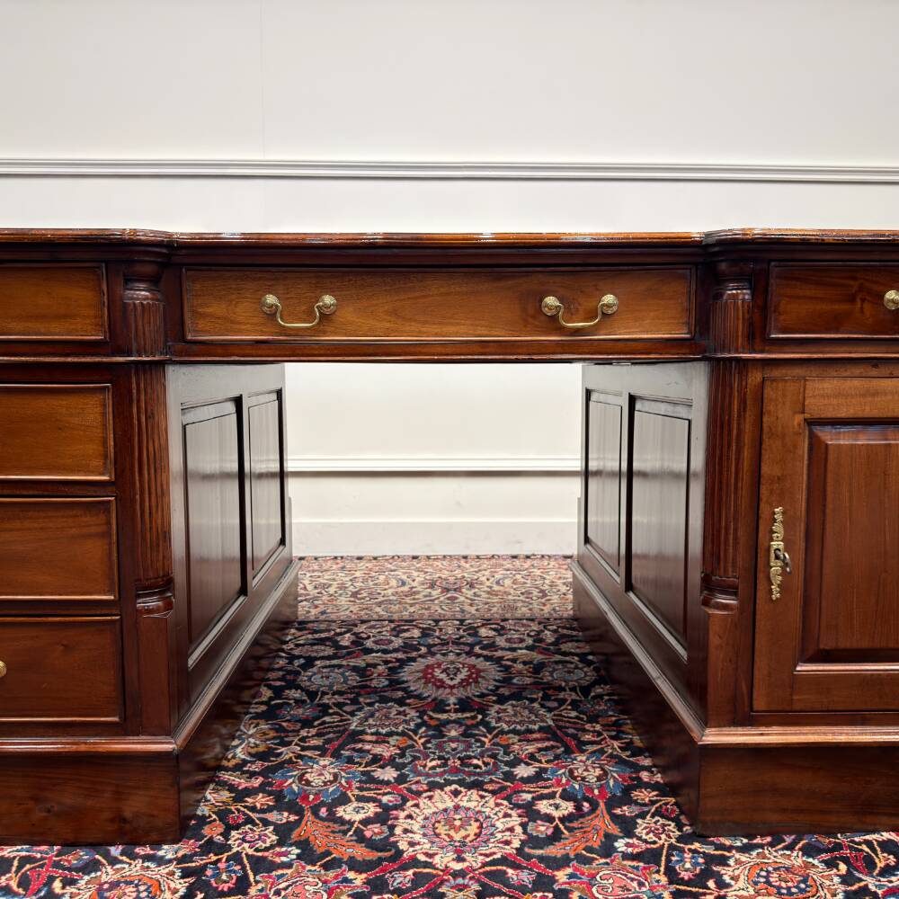 Bureau classique en cuir bordeaux Partnerdesk