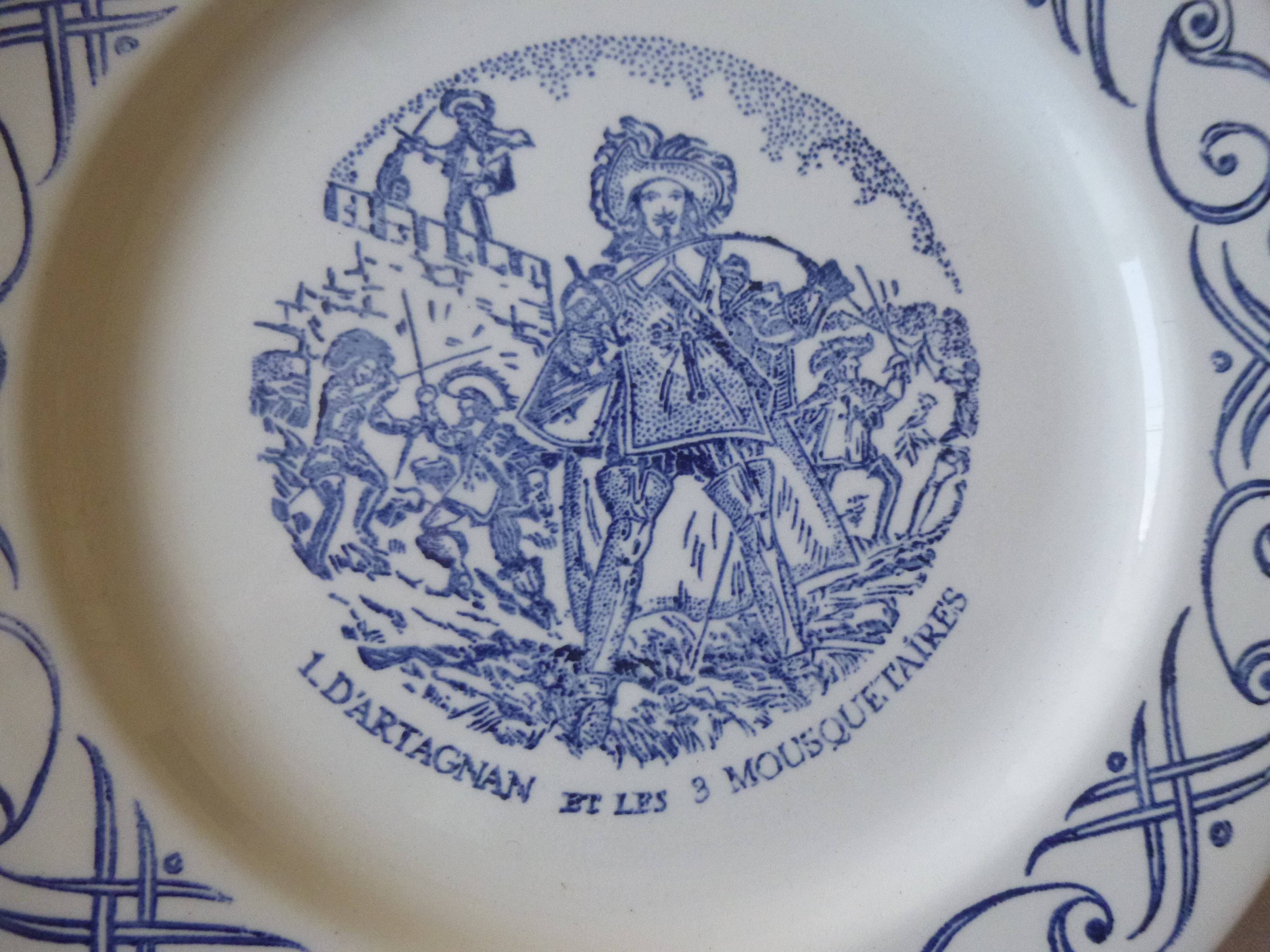 3 Yoplait advertising plates - The 3 musketeers
