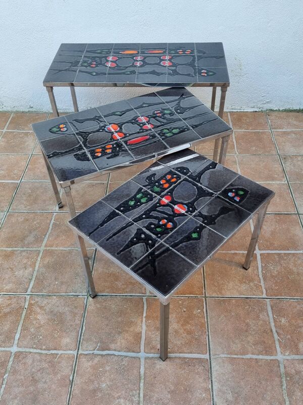 Ensemble de trois tables gigognes style  Belarti, années 60, space age