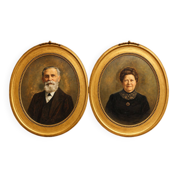 Pair of oval portraits – Napoleonic III period – Oil on panel – Signed La