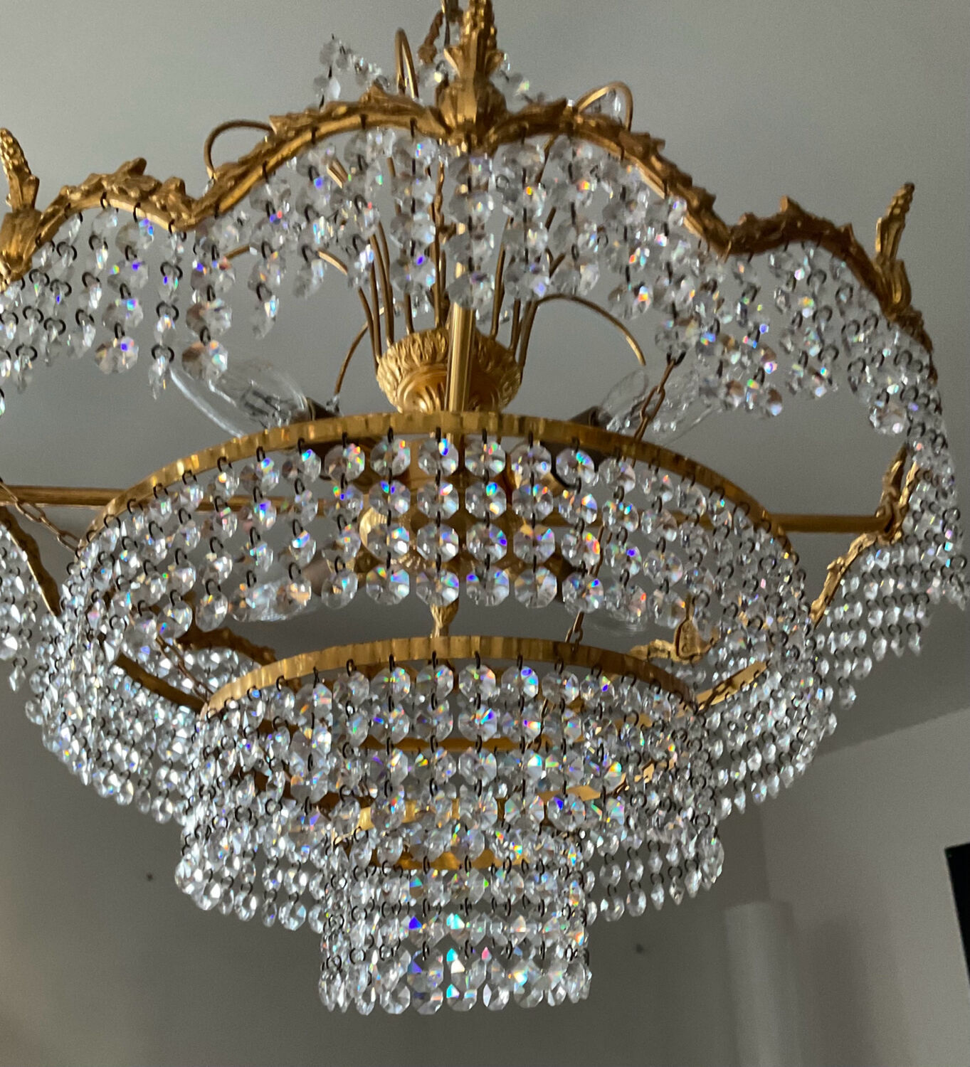 Waterfall chandelier in gilded bronze and crystal tassels