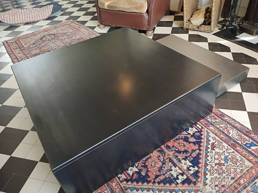 Zeus coffee table "Max & Moritz"