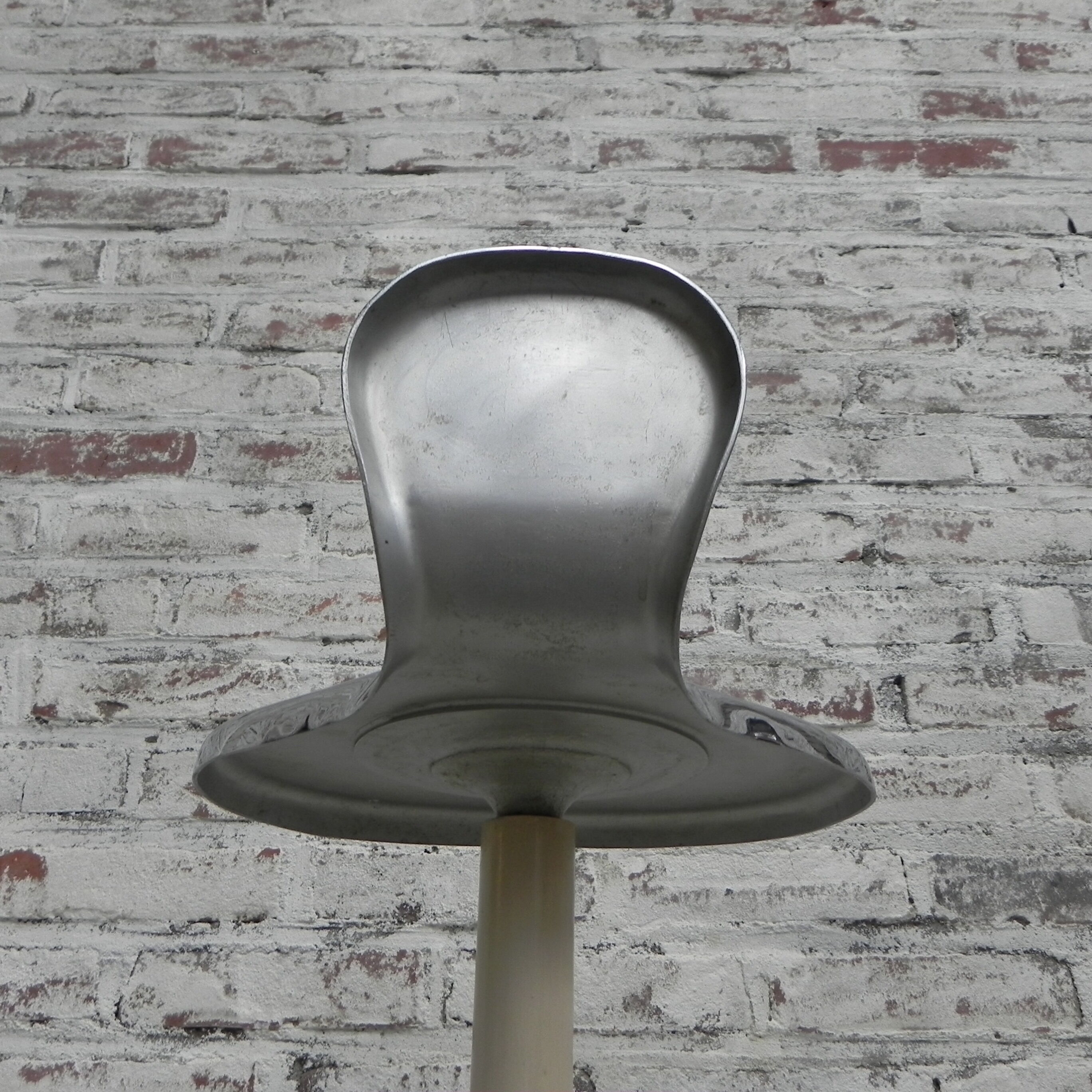 Industrial dentist stool