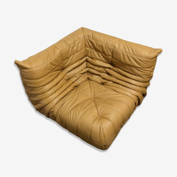 Togo corner chair model designed by Michel Ducaroy 1973