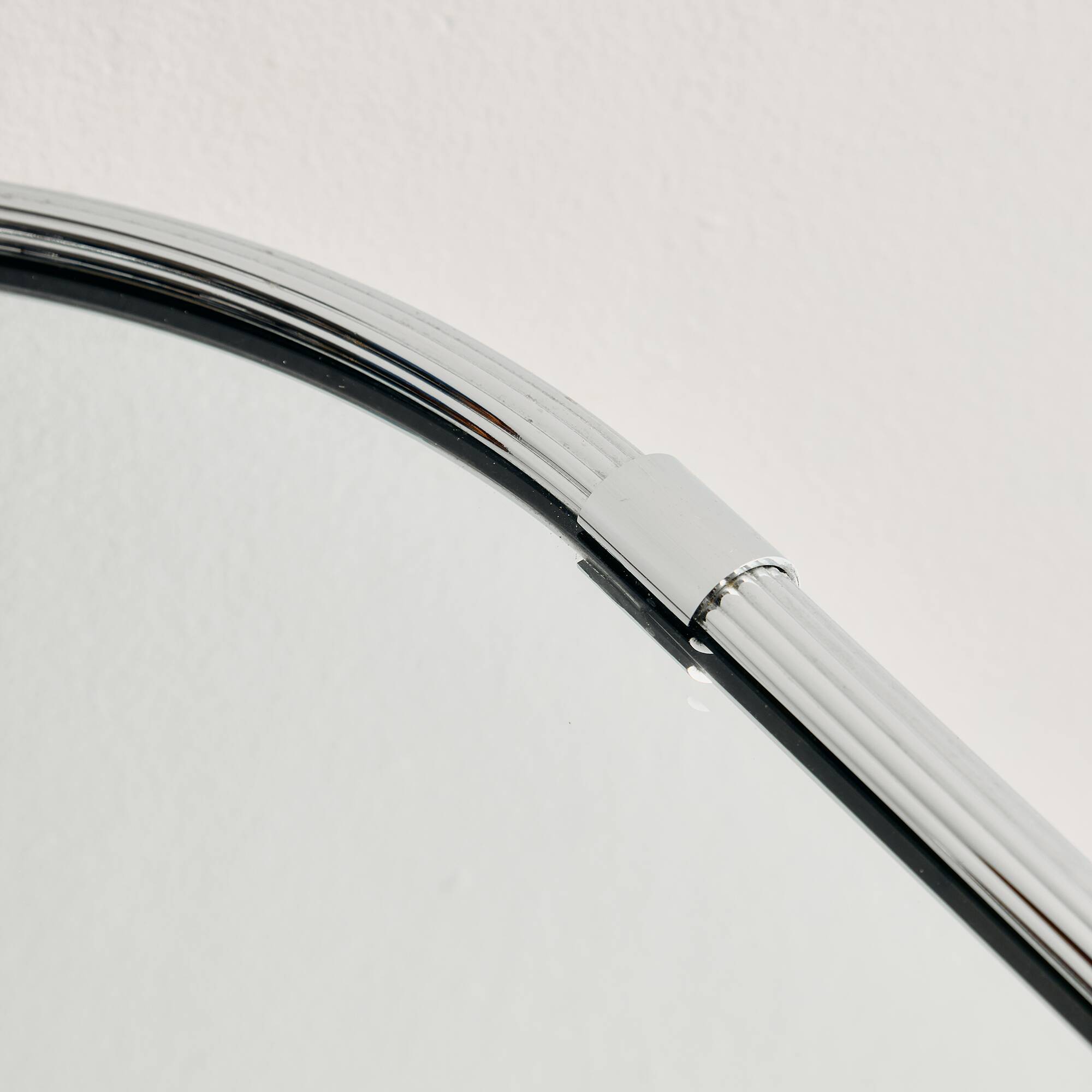 Miroir encadré de métal