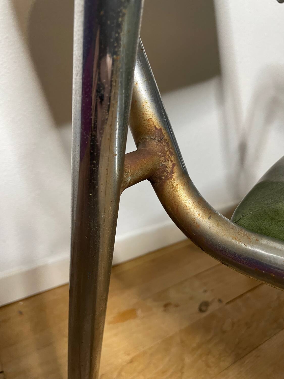 Paire de fauteuils métal chromé vintage année 60/70
