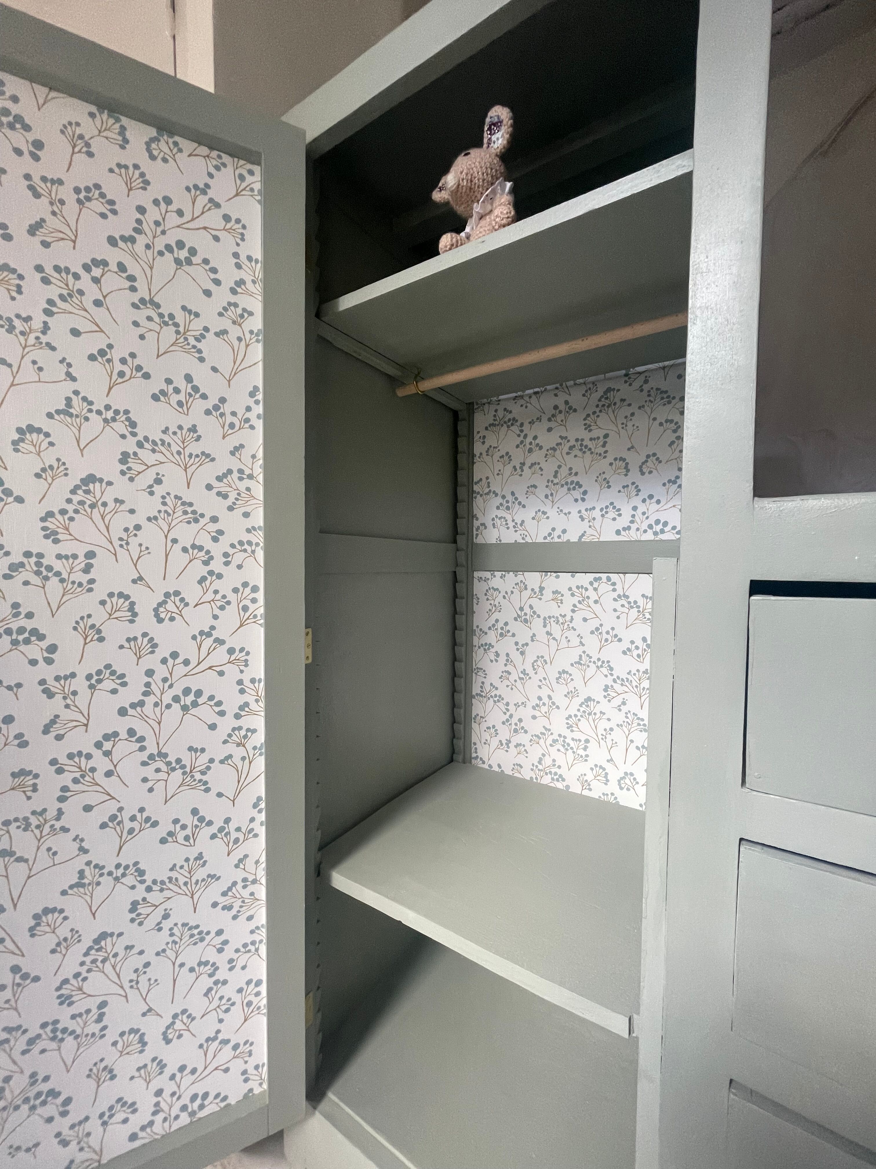 Asymmetrical cabinet