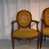 Paire de fauteuils de style Louis XVI