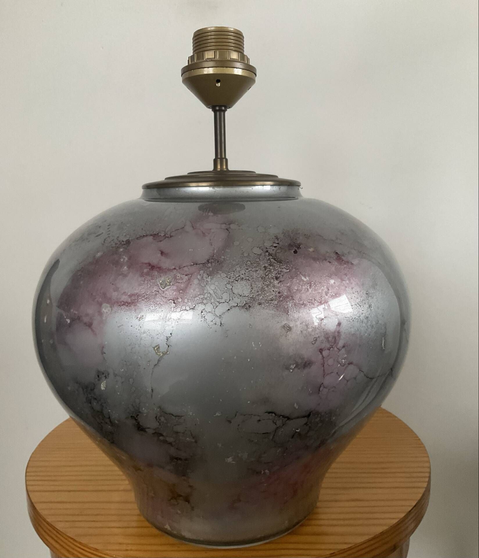 Unique lamp base Laque Line in eglomisé glass from the 70s-80s.