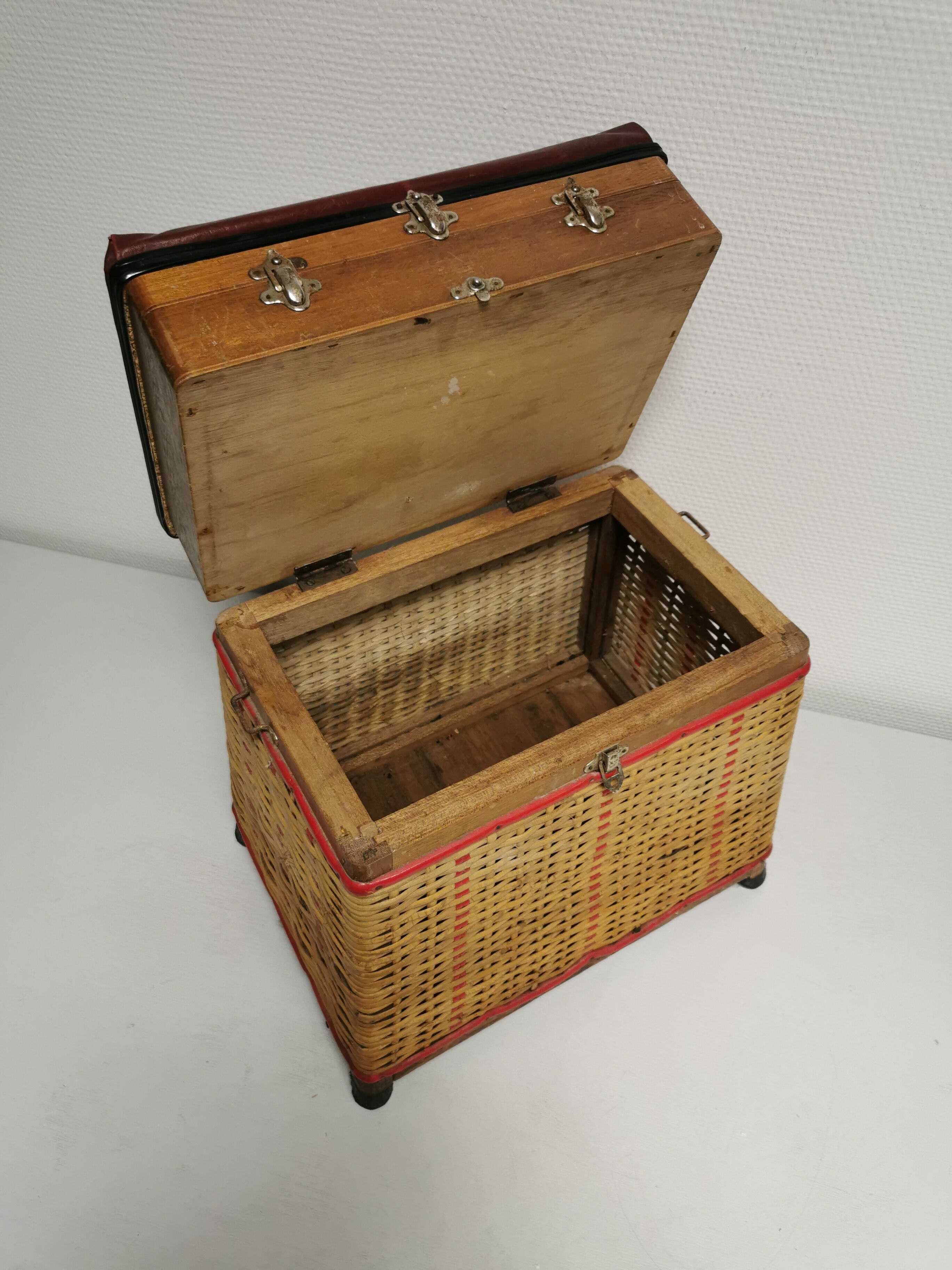 Siège coffre , tabouret vintage de pecheur