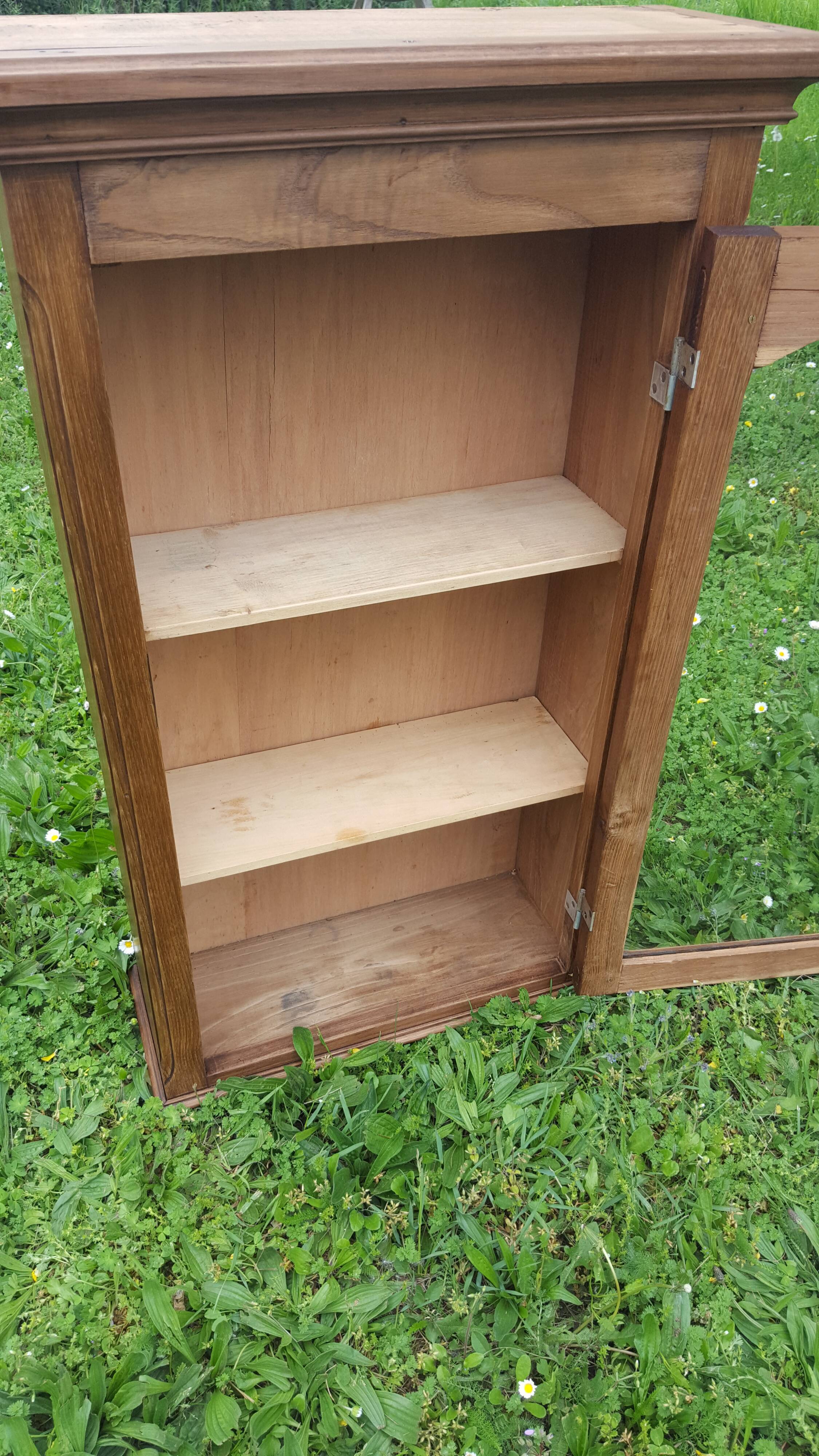 Natural wood showcase