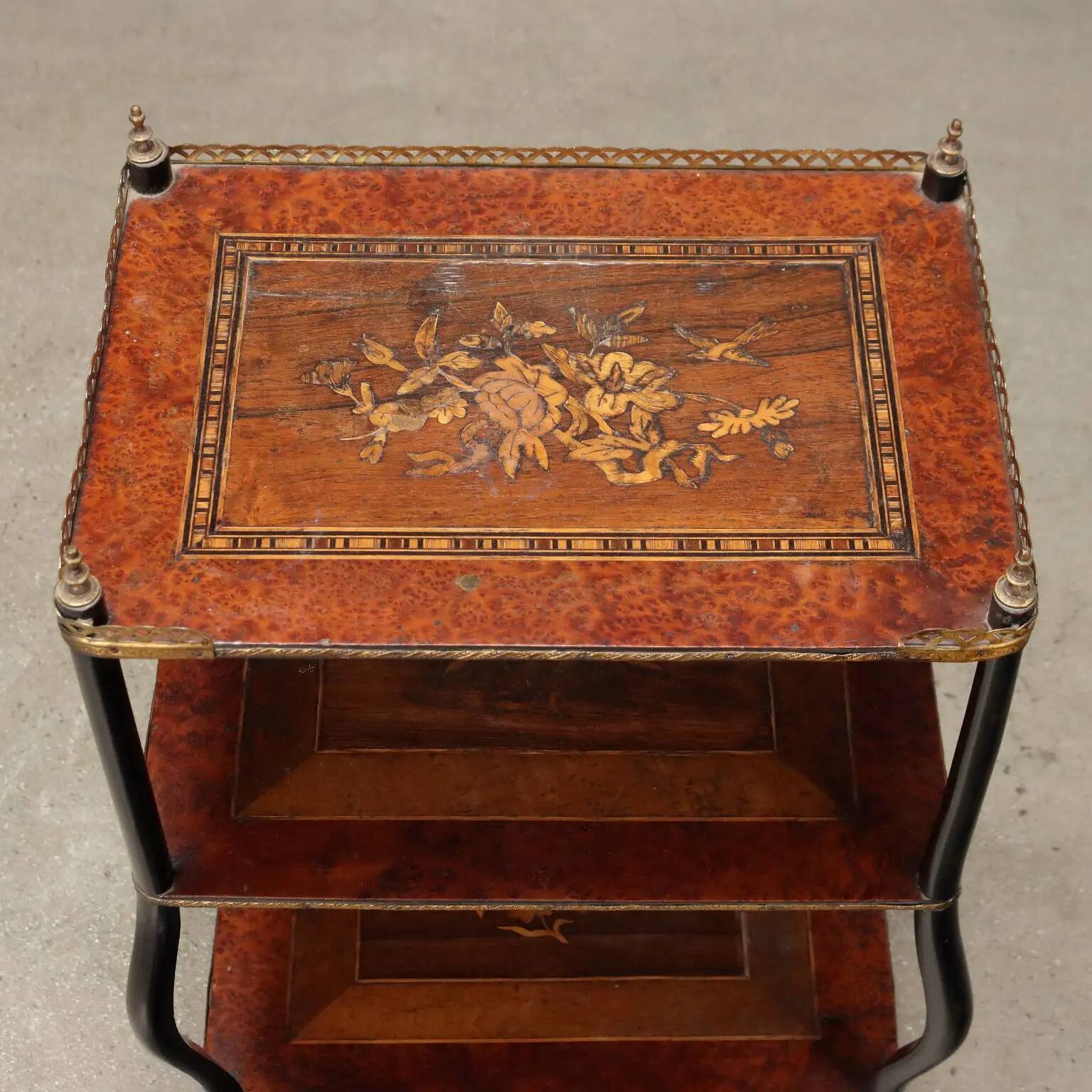 Table d’appoint ancienne en hêtre et métal, Italie, XXe siècle