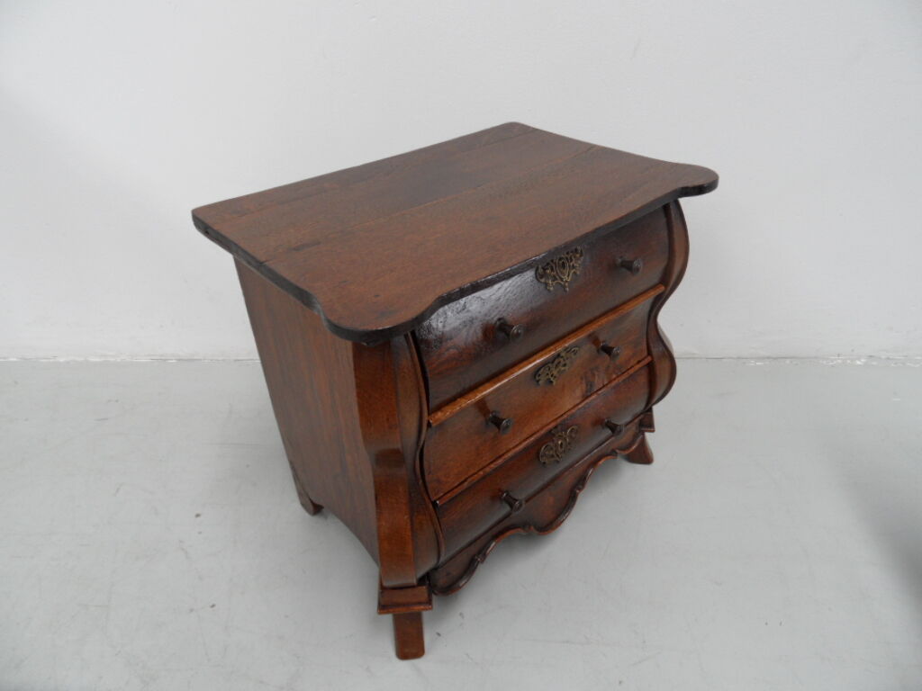 Commode miniature antique en chêne
