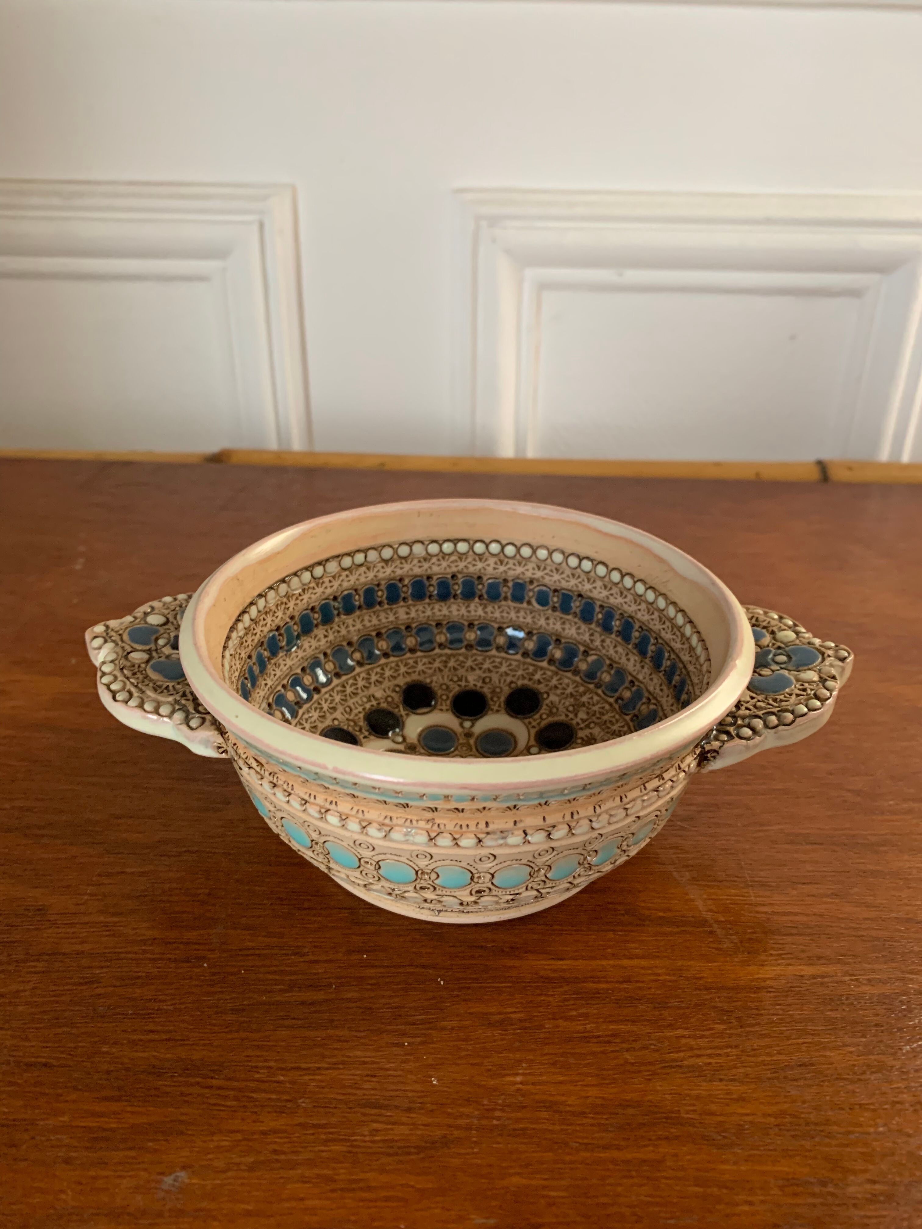 Enamelled decorative bowl