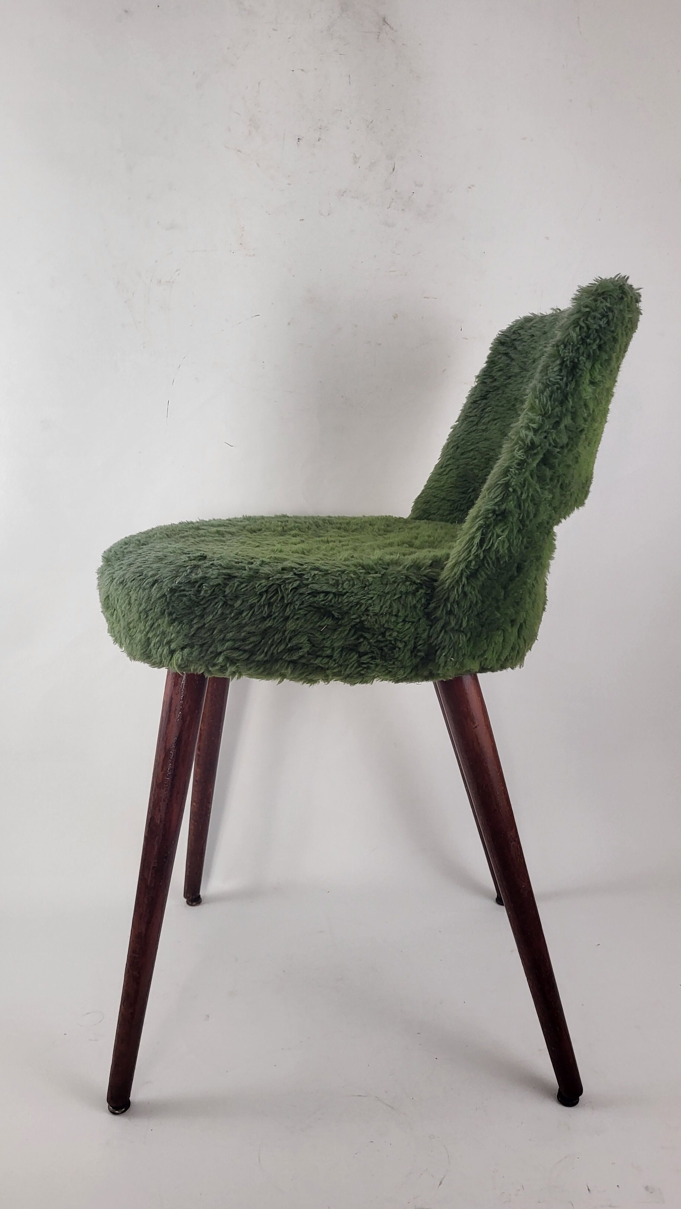 Green fur chair "moumoutte" 60s